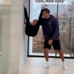 Sangita Patel Instagram - It’s #FITNESSTUESDAY !!! The pull-up use your partners arm challenge 😜💪🏽 Keep the challenges coming - This was a fun one for me…#PoorSam 😂 Luckily Sam has a strong arm! #Fitness #CouplesChallenge #MakeItFun #INPSIRE credit @docjenfit 🥰