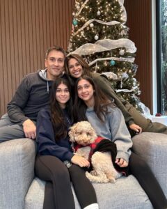 Sangita Patel Instagram - Das and I wanted to wish you a Merry Christmas and happy holidays. You know there are some holidays where you will you say ‘remember when’ - moments you won’t forget, this was one of them for me… Blessed to have this time with family, my dad ❤️ Sending everyone a big squeeze this holiday - grateful, full of joy and love 🥰 #MerryChristmas #Family #MyDad