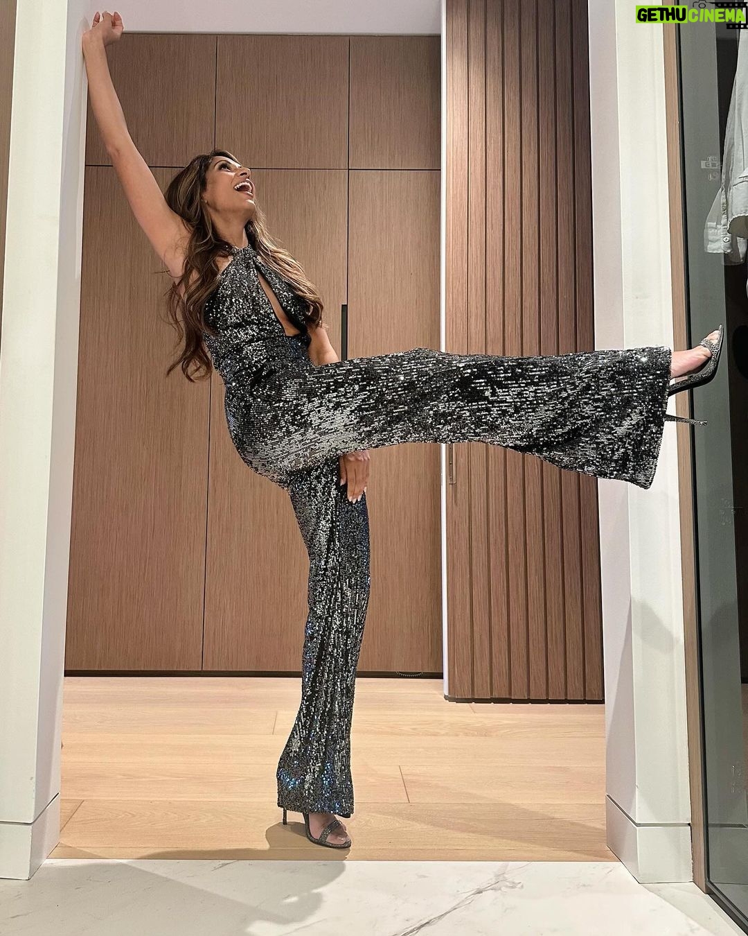 Sangita Patel Instagram - HOSTING in a sequin jumper πͺ© Bathroom breaks I needed help with the zipper and tie but how cute, 95 bucks! Umm, Caption the second photo π Itβs has to do with me playing matchmaker for Maria on STAGE π, she is going to kill me! Hey, if you know me, when you give me a mic anything can happen π€·π½ββοΈ War child is close to my heart β€οΈ thank you for what you do β€οΈ #LoveToEntertain #Hosting #jumpsuit