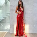 Sangita Patel Instagram – Lady in RED ❤️

My buddy Mo wanted to create a fierce warrior dress for me…did he ever! 
@lmomofficial the low plunge dude and crazy slits – Not sure how I’m going to cross my legs 😂
@mariachowdhery I need you to take my tatas! 
Thank you my friend for making me feel beautiful, taking me out of my comfort zone always 🥰

And to top it off @bulgari ❤️ – the necklace and earrings, the details are beautiful. 

Ready to hit the town for @canfar1987 , an organization that continues to thrive in support of HIV/AIDS research. #ItEndsWithUs Campaign – thank you ❤️

I’m kind digging the straight hair look 🥰

#RedDress #MamaIsGoingOut #warrior