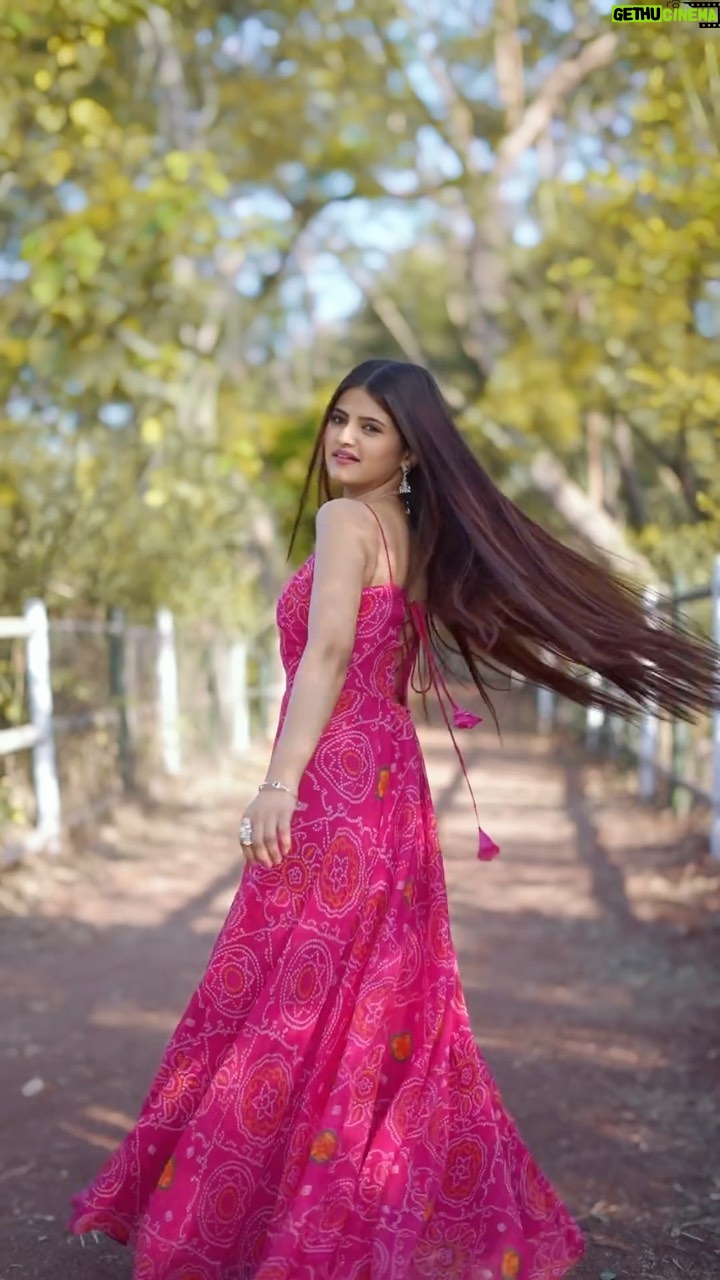 Saniya Shaikh Instagram - Tum To Dil Ho β€οΈ ππππ, ππππππππ, πππππ Shoot πΈ : @pune_wedding_photographer004 #sanulove#sanufam#viralvideos #fyp #viralpost #beauty #kerala #picoftheday #dance #art #cute #mumbai #funny #onlineshopping #foryoupage #comment #fashionblogger #youtube #meme #trendy #nature #tamil #lifestyle #life #photoshoot #reelsinstagram #new #motivation #funnymemes #love