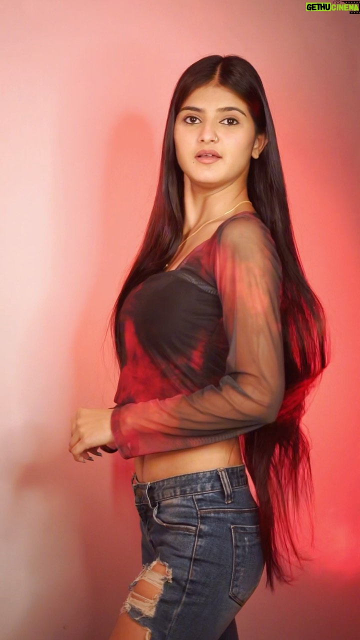 Saniya Shaikh Instagram - Dil Le Gaya β€οΈ ππππ, ππππππππ, πππππ #sanulove#sanufam#viralvideos #fyp #viralpost #beauty #kerala #picoftheday #dance #art #cute #mumbai #funny #onlineshopping #foryoupage #comment #fashionblogger #youtube #meme #trendy #nature #tamil #lifestyle #life #photoshoot #reelsinstagram #new #motivation #funnymemes #love
