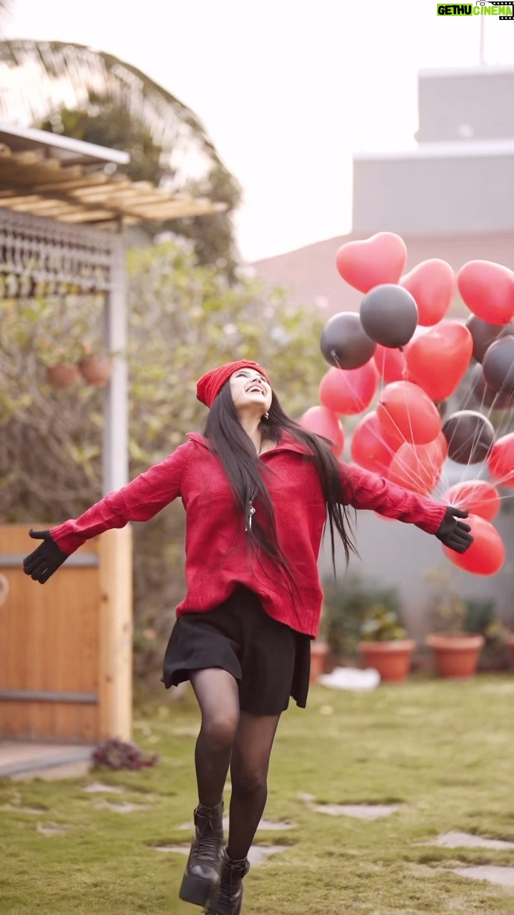 Saniya Shaikh Instagram - Hum To ❤️🥀💯 𝐋𝐈𝐊𝐄, 𝐂𝐎𝐌𝐌𝐄𝐍𝐓𝐒, 𝐒𝐇𝐀𝐑𝐄 #sanulove#sanufam#viralvideos #fyp #viralpost #beauty #kerala #picoftheday #dance #art #cute #mumbai #funny #onlineshopping #foryoupage #comment #fashionblogger #youtube #meme #trendy #nature #tamil #lifestyle #life #photoshoot #reelsinstagram #new #motivation #funnymemes #love