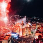 Santa Fe Klan Instagram - MUCHAS GRACIAS GUANAJUATO, cerramos el año en Casa, con todo el BARRIO 😎🎶🔥 Gracias por acompañarnos la noche de ayer!! GRACIAS A MIS CARNALES EL @gallo_elizalde @larondabogota y @patomachete por caerle al fieston 🙌🏻 VIVA GUANAJUATO 🇲🇽🔥🍾 ARRIBA LA SANTA CARNAL!!! 🔥🔥🔥🔥 Guanajuato,Gto