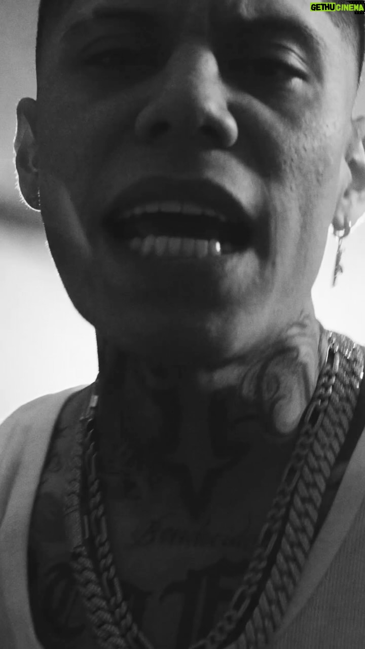 Santa Fe Klan Instagram - Sigan reproduciendo #EAQTC carnales ππ»π₯πΆ Ya estΓ‘ disponible en todas las plataformas π₯πΆ Arriba la Santa locos!!