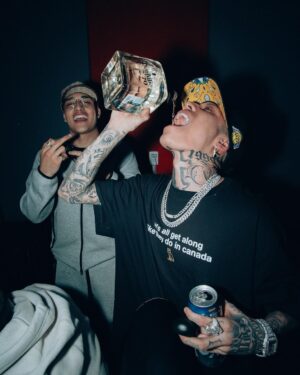 Santa Fe Klan Instagram - Pura Musica del Barrio para el Barrio!
@elmalilla_ 🔥🔥🚀🚀🇲🇽🇲🇽
#473music #santafeklan 
@aese13 📸