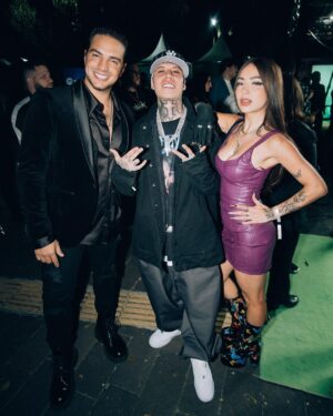 Santa Fe Klan Instagram - En la fiesta de los 10 años de @spotifymexico 🙌🏻🙌🏻 Que chingon topar a muchos colegas y gente que realiza pura música chingona!!!
🔥Viva México 🔥😎🇲🇽 🚀🌎
#473music #ArribaLaSanta 
📸: @aese13