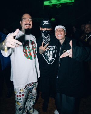 Santa Fe Klan Instagram - En la fiesta de los 10 años de @spotifymexico 🙌🏻🙌🏻 Que chingon topar a muchos colegas y gente que realiza pura música chingona!!!
🔥Viva México 🔥😎🇲🇽 🚀🌎
#473music #ArribaLaSanta 
📸: @aese13