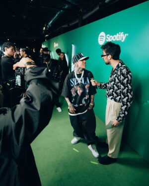 Santa Fe Klan Instagram - En la fiesta de los 10 años de @spotifymexico 🙌🏻🙌🏻 Que chingon topar a muchos colegas y gente que realiza pura música chingona!!!
🔥Viva México 🔥😎🇲🇽 🚀🌎
#473music #ArribaLaSanta 
📸: @aese13