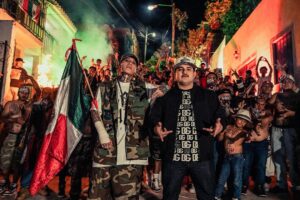Santa Fe Klan Instagram - Apoco cres que es mentira todo lo que cantamos 💀 bienvenidos pal barrio
Arriba La Santa pinches vatos🔪
#ElQueQuieraGuerraPuesComoSea 
#TengoMisHombresConElicopterosEnLaAzotea