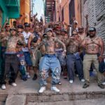 Santa Fe Klan Instagram - Apoco cres que es mentira todo lo que cantamos 💀 bienvenidos pal barrio Arriba La Santa pinches vatos🔪 #ElQueQuieraGuerraPuesComoSea #TengoMisHombresConElicopterosEnLaAzotea Santa Fé, Guanajuato
