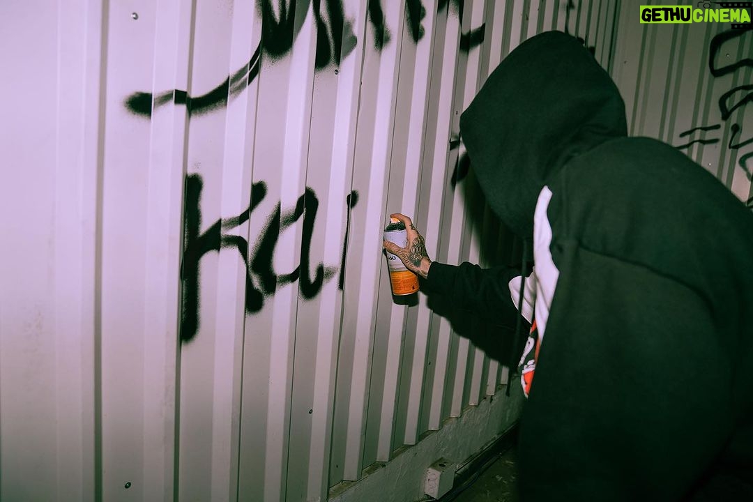 Santa Fe Klan Instagram - Sigo de vago ni madres me aplaco💀 En El Barrio