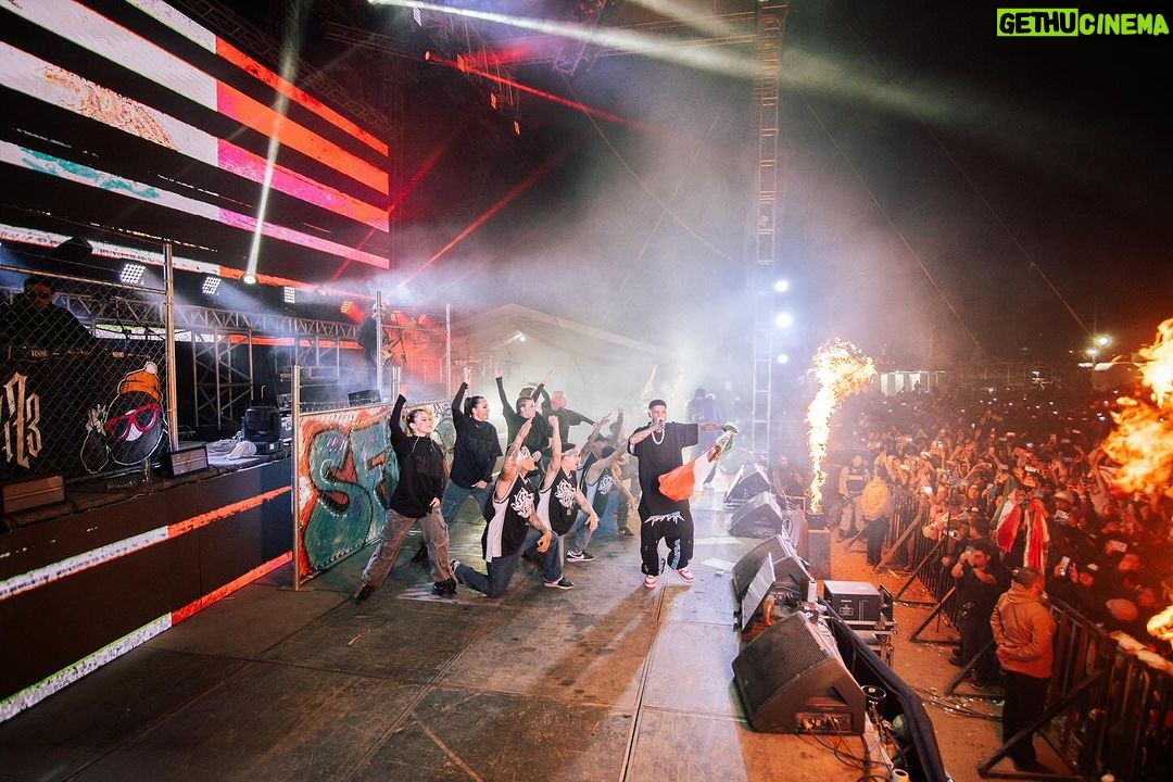 Santa Fe Klan Instagram - 🔥SAN JOSE ITURBIDE GUANAJUATO 🔥 GRACIAS CARNALES POR SIEMPRE ACOMPAÑARME, LA PASE BIEN CHINGON !! ARRIBA GUANAJUATO LOCOS💀🇲🇽 PURA MUSICA DE BARRIO 🔥🔥🔥 #SomosLaSantaCarnal @473music_oficial @prajinmusicgroup 📸: @aese13 San Jose de Iturbide, Guanajuato