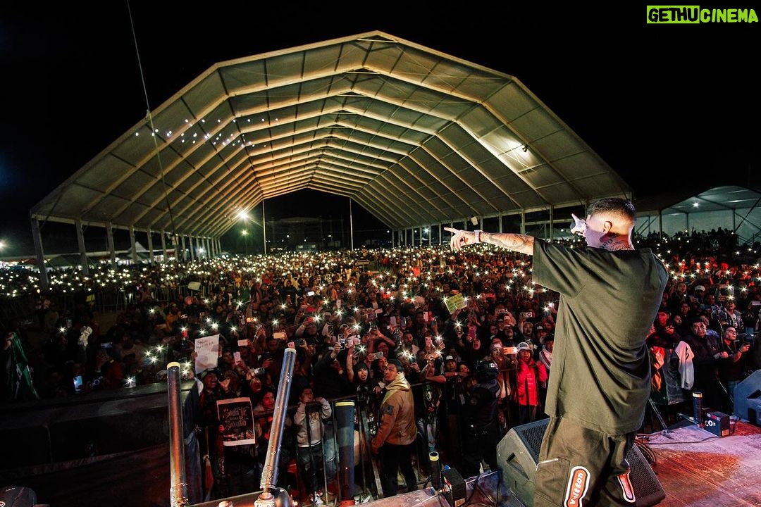 Santa Fe Klan Instagram - 🔥SAN JOSE ITURBIDE GUANAJUATO 🔥 GRACIAS CARNALES POR SIEMPRE ACOMPAÑARME, LA PASE BIEN CHINGON !! ARRIBA GUANAJUATO LOCOS💀🇲🇽 PURA MUSICA DE BARRIO 🔥🔥🔥 #SomosLaSantaCarnal @473music_oficial @prajinmusicgroup 📸: @aese13 San Jose de Iturbide, Guanajuato