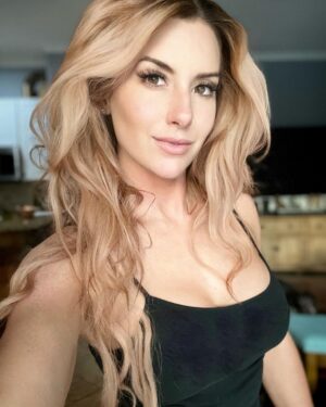 Santana Garrett Instagram - Hi.💛