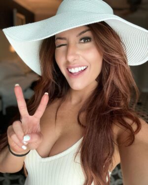 Santana Garrett Instagram - Birthday Weekend! 🤍

(Actual B-Day: Monday, May 22nd) 

#StayCation #Birthday weekendvibes #birthdaygirl #hotel #florida #orlando #gemini #resort