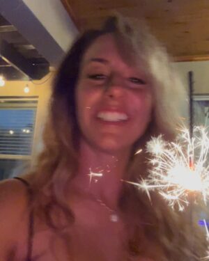 Santana Garrett Instagram - Happy New Year 🎆🥳

What goals have you set?

(I’ll tell you mine, if you tell me yours..) 😜

#happynewyear #2023 #nye #newyearseve #party #happynewyear2023 #newyearsresolution