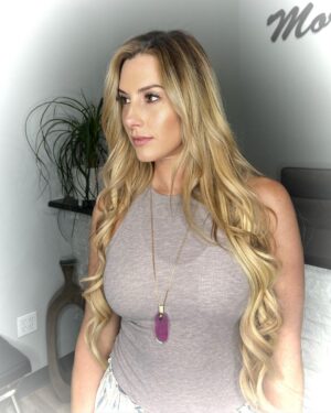 Santana Garrett Instagram - You know what they say about BLONDES… 👱‍♀️✨😉

[ Swipe to see #BeforeAndAfter ]

@masterpiecehair @bohyme 

#Newhair #hairtransformation #blonde #blondehair #hair #OrlandoHair #hairextensions #bohyme #santanagarrett