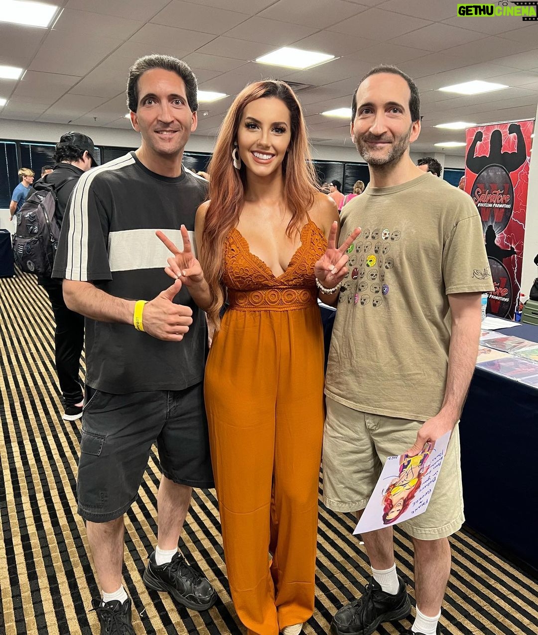 Santana Garrett - 3.7K Likes - G.I.R.L.S 🌻✨
MEETIN & GREETIN
Wonderful seeing old faces & new ones! This was a busy but great day!
#newjersey #newyork #ny #prowrestling #wwe #aew #impact