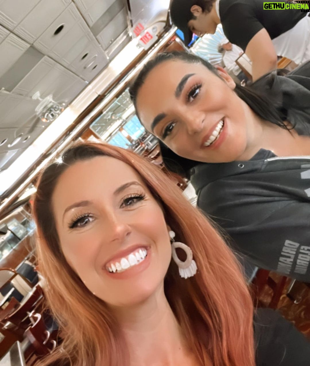 Santana Garrett - 3.7K Likes - G.I.R.L.S 🌻✨
MEETIN & GREETIN
Wonderful seeing old faces & new ones! This was a busy but great day!
#newjersey #newyork #ny #prowrestling #wwe #aew #impact