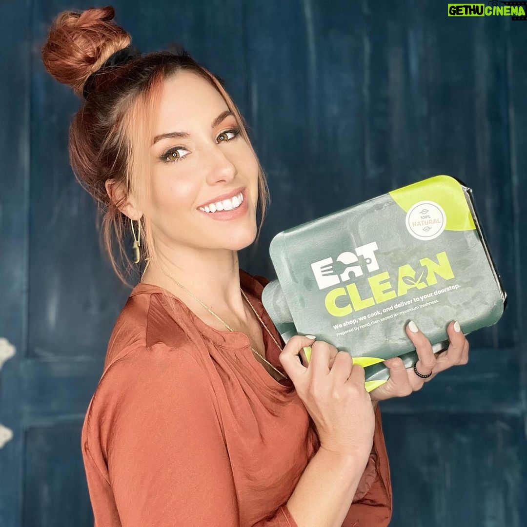 Santana Garrett Instagram - Workin on my fitness. πͺβ
Health & Fitness plays a HUGE role in my life. Grateful for the crew that helps keep me in top-top shape! π₯πͺπ₯ β‘οΈ Are YOU currently working out & making yourself a priority? YES β
or NO β
πͺ @f45_training_tuskawilla π₯ @geteatclean π @tclinicsusa #fitness #selflove #nuviva #f45 #workout #health #healthy #fit #fitchick #girlswholift Nuviva Lake Mary