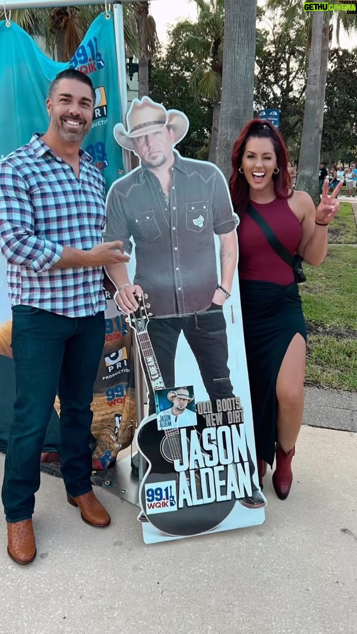 Santana Garrett Instagram - Live music is my FAVORITE! π€ FunFact: The song, #ShesCountry was my 1st entrance song for wrestling (my dad picked it out for me) π @jasonaldean @m10penny @coreykent I want to hear from YOU.. What is the BEST concert youβve ever been to? Who/where/when/why I want ALL the deets!!! πππ€ #JasonAldean #jacksonville #livemusic #country #shescountry #goodtimes #ocala Jacksonville, Florida