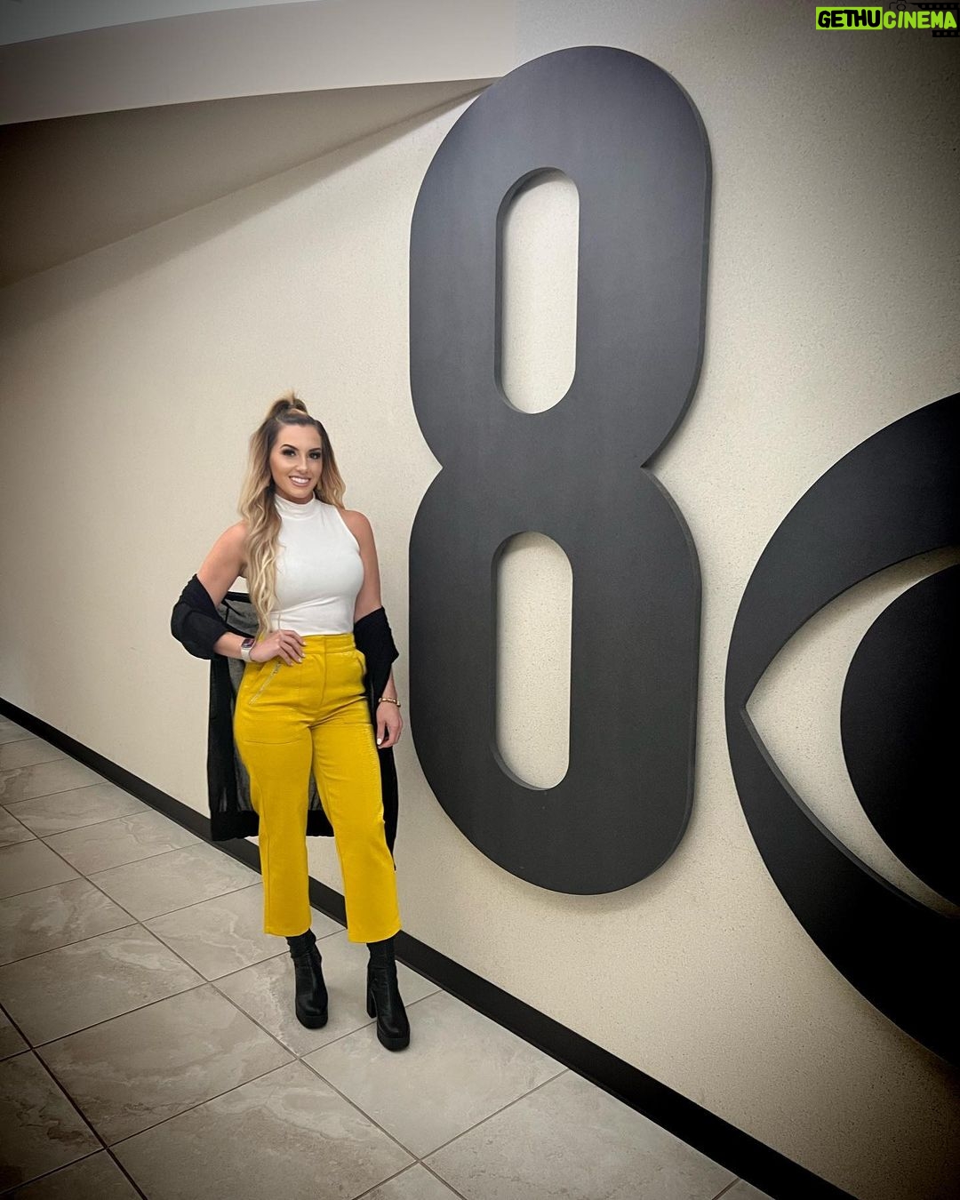 Santana Garrett - 2.7K Likes - Viva Las Vegas ❤️🔥
Was live on @lvnowtv talking pro wrestling, women empowerment, & championships. 💪💥🏆
#Womenswrestling #girlpower #santanagarrett #lasvegas #travel #8newsnow
