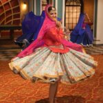 Sapna Choudhary Instagram - In a world full of trends. sometimes a girl just wants to wear something 'हरयाणवी' Outfit by @ratnavati_collection09 #sapnachaudhary #desiqueen #trending #haryana #positivevibes #thankgodforeverything