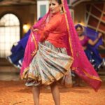 Sapna Choudhary Instagram – In a world full of trends.
sometimes a girl just wants to wear something ‘हरयाणवी’

Outfit by @ratnavati_collection09 

#sapnachaudhary #desiqueen #trending #haryana #positivevibes #thankgodforeverything