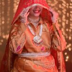 Sapna Choudhary Instagram – बालक थी जब सुना था यो गाना, गाना करके एसा लगा बालक होगी दोबारा …
अब गाना आपका जो जी करे करो ☺️

@ruchikajangid @rakesh_majreya_official @kuldeepratheeofficial @ratnavati_collection09 @desigeet99 @reels.doorproduction09 @gr_music_official @papal_sangwan 

#sapnachaudhary #desiqueen #trending #positivity #haryana #thankgodforeverything