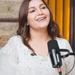Sapna Choudhary Instagram – नए अनुभव और हरियाणवी ठाठ! देसां मैं देसां हरियाणा, हरियाणा की शान – सपना चौधरी

“Stage is my world where every moment shines” says Sapna Chaudhary

Join us for an exciting chitchat with Sapna Choudhary on the AK Talk Show who is “Embracing the stage”. Listen her sharing her journey of Haryana and Punjab and how it took her career to a peak. Get ready for stories full of culture, challenges, and success. 

Full Podcast Now Available On Anmol Kwatra’s Youtube Channel