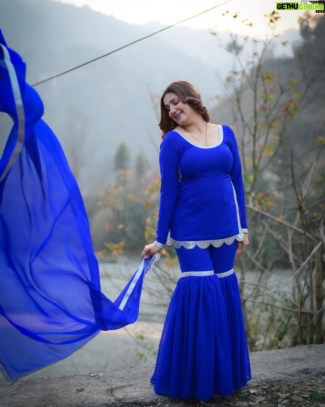 Sapna Choudhary - 256.3K Likes - Desi वातावरण🦋
Suit by @ratnavati_collection09
#sapnachaudhary #desiqueen #suitlover #blue #positivevibes #thankgodforeverything