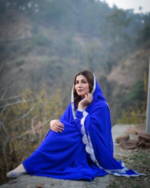 Sapna Choudhary Instagram - Desi वातावरण🦋

Suit by @ratnavati_collection09 

#sapnachaudhary #desiqueen #suitlover #blue #positivevibes #thankgodforeverything