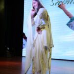 Sapna Choudhary Instagram – चिट्टे सूट ते ☺️

Wearing @ratnavati_collection09 

#sapnachaudhary #desiqueen #haryana #positivevibes #thankgodforeverything