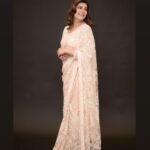 Sapna Choudhary Instagram – Desi girl 🫣

Wearing @odhniworld 

#sapnachaudhary #desiqueen #sareelove #positivevibes #thankgodforeverything