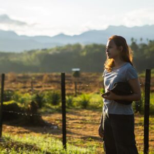 Sara Ali Instagram - Selepas 3 tahun, rasanya dah tiba masanya untuk saya say goodbye to this film. Banyak halangan yang terpaksa kita tempuh, covid dan macam2 akhirnya filem ini berjaya menambat hati rakyat Malaysia, Singapura dan Brunei. ✨

Terima kasih kepada @mzulkarnainazhar & @franksee_fx , @cheeang , @josiahchieng , @laivoonkeat_lefthandsite dan produksi sudi memberi tanggungjawab kepada saya untuk be part of Air Force family.

Abang Zul tidak pernah menolak kebolehan, dan sanggup memberi kepercayaan. 🙏🏽

And to my ensemble cast, my beautiful perfect cast. Selepas 12 tahun berada dalam industri, ini merupakan kali pertama saya di anugerahkan ensemble yang almost perfect.. especially to the team B( team paskau ) @adpadiputra @nvst1 @luqmanhafidzx @pabloamirul @johanarrif_asari @jacktan_ahzhe @anasridzuan dan @imancorinneadrienne . Terima kasih kerana sudi memberi dan berkongsi rasa bersama saya sepanjang kita menjalankan filem ini di Sabah. You guys are freaking awesome! 🙌🏽

In Shaa Allah, jika diberi kesempatan umur yang panjang.. kita jumpa ‘Natrah’ in next project. But for now..

My name is Natrah Hamzah, journalist of World Humanitarian Organisations. Signing off. ❤️

#AirForceTheMovie
#SelagiBernyawa