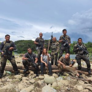 Sara Ali Instagram - Selepas 3 tahun, rasanya dah tiba masanya untuk saya say goodbye to this film. Banyak halangan yang terpaksa kita tempuh, covid dan macam2 akhirnya filem ini berjaya menambat hati rakyat Malaysia, Singapura dan Brunei. ✨

Terima kasih kepada @mzulkarnainazhar & @franksee_fx , @cheeang , @josiahchieng , @laivoonkeat_lefthandsite dan produksi sudi memberi tanggungjawab kepada saya untuk be part of Air Force family.

Abang Zul tidak pernah menolak kebolehan, dan sanggup memberi kepercayaan. 🙏🏽

And to my ensemble cast, my beautiful perfect cast. Selepas 12 tahun berada dalam industri, ini merupakan kali pertama saya di anugerahkan ensemble yang almost perfect.. especially to the team B( team paskau ) @adpadiputra @nvst1 @luqmanhafidzx @pabloamirul @johanarrif_asari @jacktan_ahzhe @anasridzuan dan @imancorinneadrienne . Terima kasih kerana sudi memberi dan berkongsi rasa bersama saya sepanjang kita menjalankan filem ini di Sabah. You guys are freaking awesome! 🙌🏽

In Shaa Allah, jika diberi kesempatan umur yang panjang.. kita jumpa ‘Natrah’ in next project. But for now..

My name is Natrah Hamzah, journalist of World Humanitarian Organisations. Signing off. ❤️

#AirForceTheMovie
#SelagiBernyawa