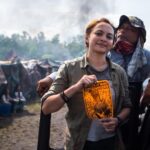 Sara Ali Instagram - Saya tidak pernah berada di dalam peperangan, dan kalau boleh saya tidak mahu merasai pengalaman itu. Watak Natrah di dalam #AirForceTheMovie telah mengajar saya untuk merasai sedikit empati terhadap mangsa-mangsa dan negara-negara yang masih lagi berada di dalam peperangan. Terima kasih kepada wira-wira kita, yang sudah berkorban demi keamanan & keselesaan untuk generasi kita dan akan datang. Selamat Hari Merdeka yang ke 65 Malaysia. Syukur, Malaysia masih aman. ❤️🇲🇾