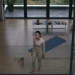 Sara Ali Instagram - The one with the vision is @bradliew . The forces who ensure the vision is realised are the formidable @biancabalbuena & @yvevonn . And with the meticulous eyes of @udinism and the on set ferociousness of @johannajunkyard , the can taken to post production is nothing short of extraordinary.. let alone the end product, whereby I find myself feeling ever so grateful to be a part of this beautiful creation. Thank you very much from the bottom of my heart. ❤️ Ayizah, ayizah is now streaming on HBO Go.