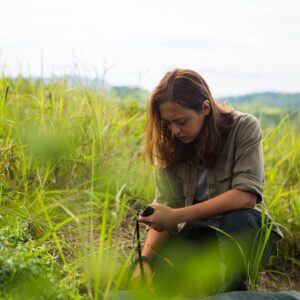 Sara Ali Instagram - Saya tidak pernah berada di dalam peperangan, dan kalau boleh saya tidak mahu merasai pengalaman itu. Watak Natrah di dalam #AirForceTheMovie telah mengajar saya untuk merasai sedikit empati terhadap mangsa-mangsa dan negara-negara yang masih lagi berada di dalam peperangan. 

Terima kasih kepada wira-wira kita, yang sudah berkorban demi keamanan & keselesaan untuk generasi kita dan akan datang.

Selamat Hari Merdeka yang ke 65 Malaysia. Syukur, Malaysia masih aman. ❤️🇲🇾