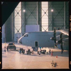 Sara Ali Instagram - Assalammualaikum semua, selamat menonton Air Force The Movie.

This is ANGKASA 1-1, ready to take off. @gscinemas 

#AirForceTheMovie
#SelagiBernyawa