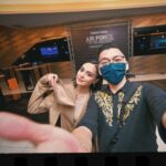 Sara Ali Instagram - Thank you ✨ @afiqmofficial @afiqmohamed @tanya_z 📸 : @tianchad #AirforceTheMovie #Selagibernyawa