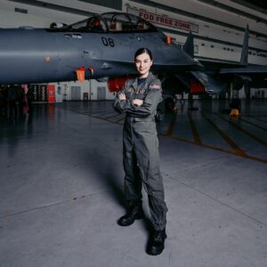 Sara Ali Instagram - Gala Night. 22.08.22. See you. 

📸: @tianchad & @gscinemas 

#AirForceTheMovie
#SelagiBernyawa