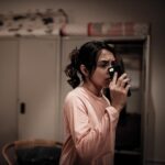 Sara Ali Instagram - Episode 3 hari ini, ada benda yang tak kena. Ada yang menipu Ameera. Malam ini, jam 9 malam di Astro Citra. #MurderByMoonlight