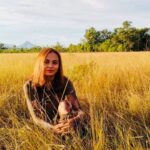 Sara Ali Instagram - Selepas 3 tahun, rasanya dah tiba masanya untuk saya say goodbye to this film. Banyak halangan yang terpaksa kita tempuh, covid dan macam2 akhirnya filem ini berjaya menambat hati rakyat Malaysia, Singapura dan Brunei. ✨ Terima kasih kepada @mzulkarnainazhar & @franksee_fx , @cheeang , @josiahchieng , @laivoonkeat_lefthandsite dan produksi sudi memberi tanggungjawab kepada saya untuk be part of Air Force family. Abang Zul tidak pernah menolak kebolehan, dan sanggup memberi kepercayaan. 🙏🏽 And to my ensemble cast, my beautiful perfect cast. Selepas 12 tahun berada dalam industri, ini merupakan kali pertama saya di anugerahkan ensemble yang almost perfect.. especially to the team B( team paskau ) @adpadiputra @nvst1 @luqmanhafidzx @pabloamirul @johanarrif_asari @jacktan_ahzhe @anasridzuan dan @imancorinneadrienne . Terima kasih kerana sudi memberi dan berkongsi rasa bersama saya sepanjang kita menjalankan filem ini di Sabah. You guys are freaking awesome! 🙌🏽 In Shaa Allah, jika diberi kesempatan umur yang panjang.. kita jumpa ‘Natrah’ in next project. But for now.. My name is Natrah Hamzah, journalist of World Humanitarian Organisations. Signing off. ❤️ #AirForceTheMovie #SelagiBernyawa