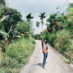 Sara Ali Instagram - Waktu ke waktu perlahan kurakit egoku. Merangkul orang-orang yang mulai sejiwa denganku. Ke-BM-an membukakan jalan mencari teman. Bergeraklah dari zona nyaman. Zona Nyaman