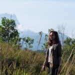 Sara Ali Instagram - Dalam banyak-banyak road tour, hari ni rasa special sikit. Hari ni kita bersama anak-anak muda dari Sekolah Kebangsaan Wangsa Maju Zon R10. Terima kasih kerana sudi menonton filem #AirForceTheMovie . Anda semua buat saya rasa macam rock star hari ni. 🤪😁🤘🏽💯 Teruskan berjuang. #SelagiBernyawa