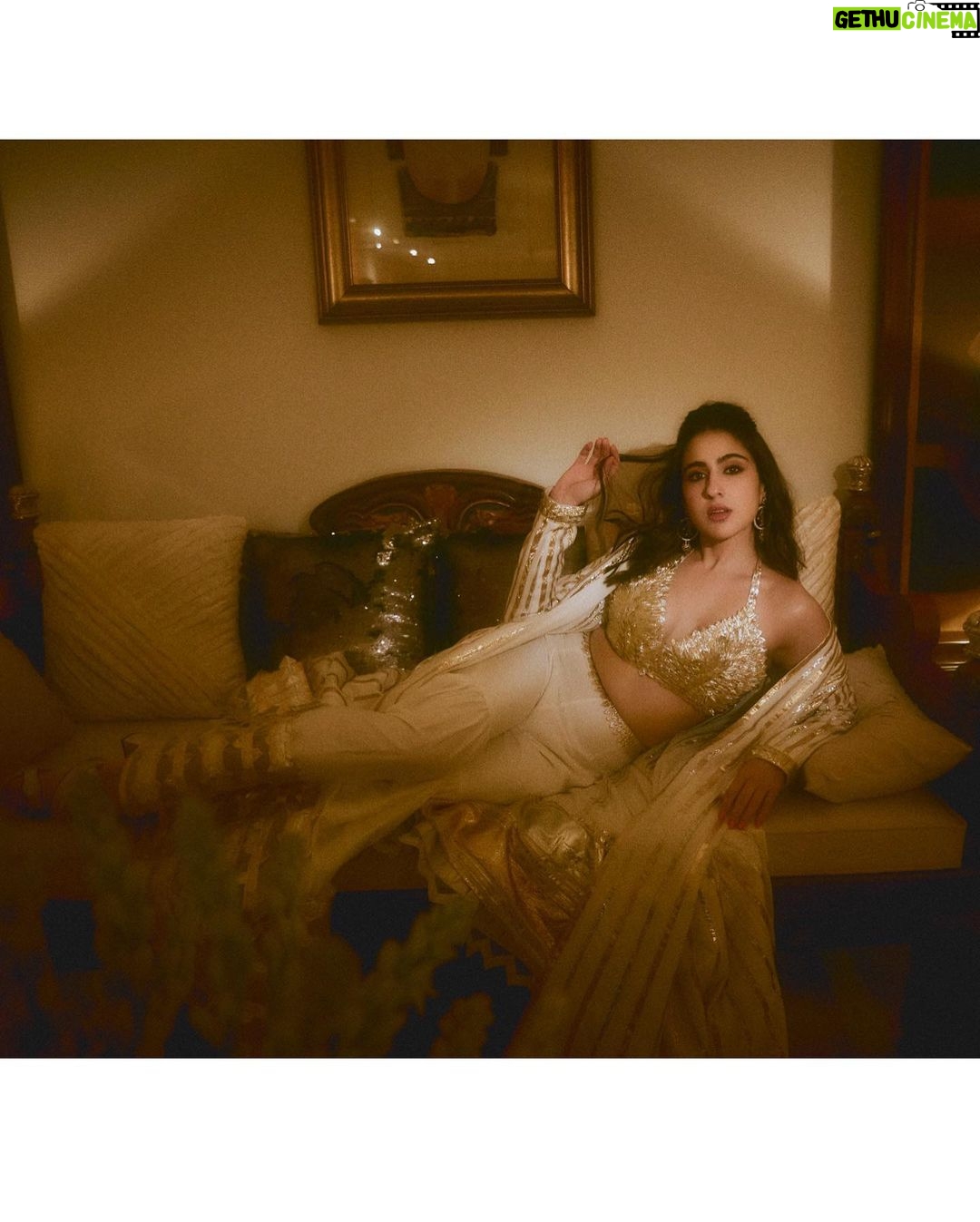 Sara Ali Khan Instagram - Happy Dhanteras 💫✨