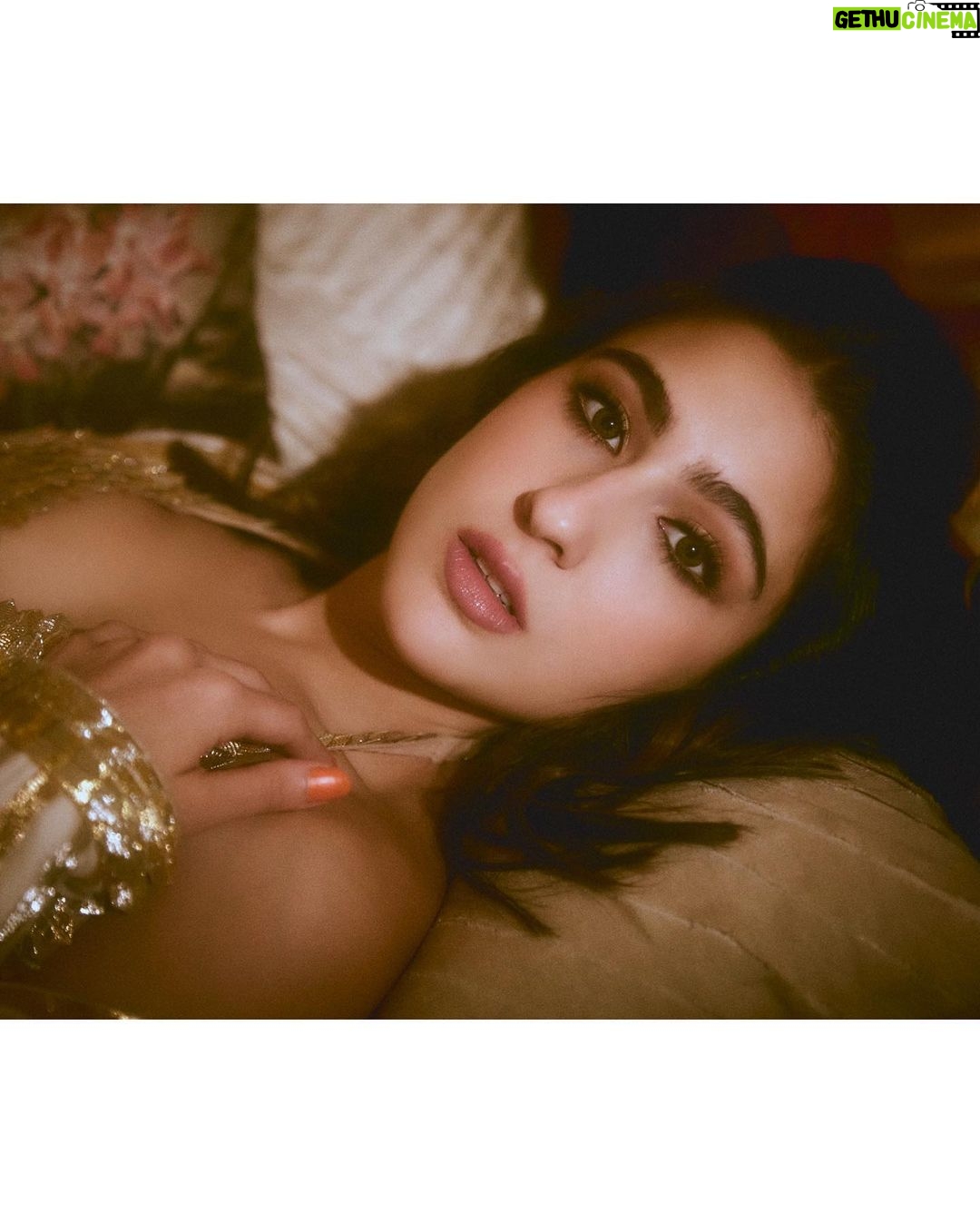 Sara Ali Khan Instagram - Happy Dhanteras 💫✨