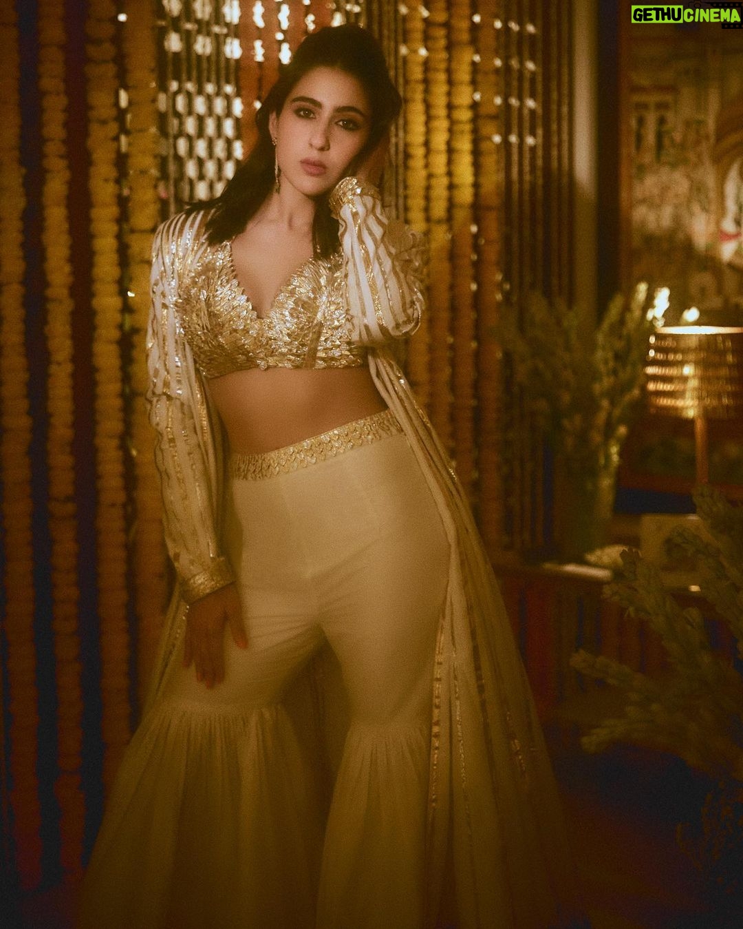Sara Ali Khan Instagram - Happy Dhanteras 💫✨